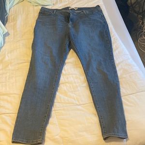 Levi’s skinny jean size 18W